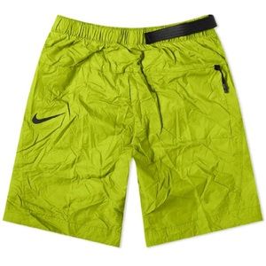 Nike Tech woven crinkle shorts in Bright Cactus size Meduim